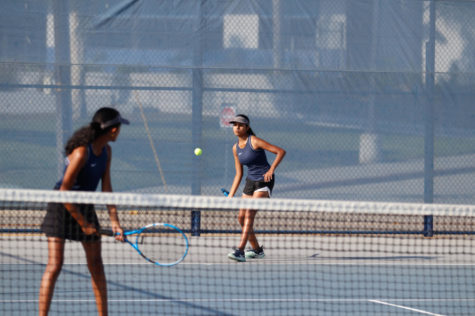 Varsity girls tennis loses to Wilson