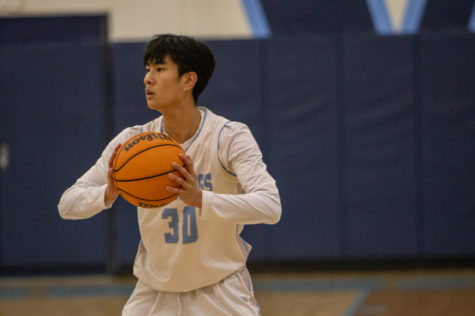 Varsity boys basketball defeats South Hills