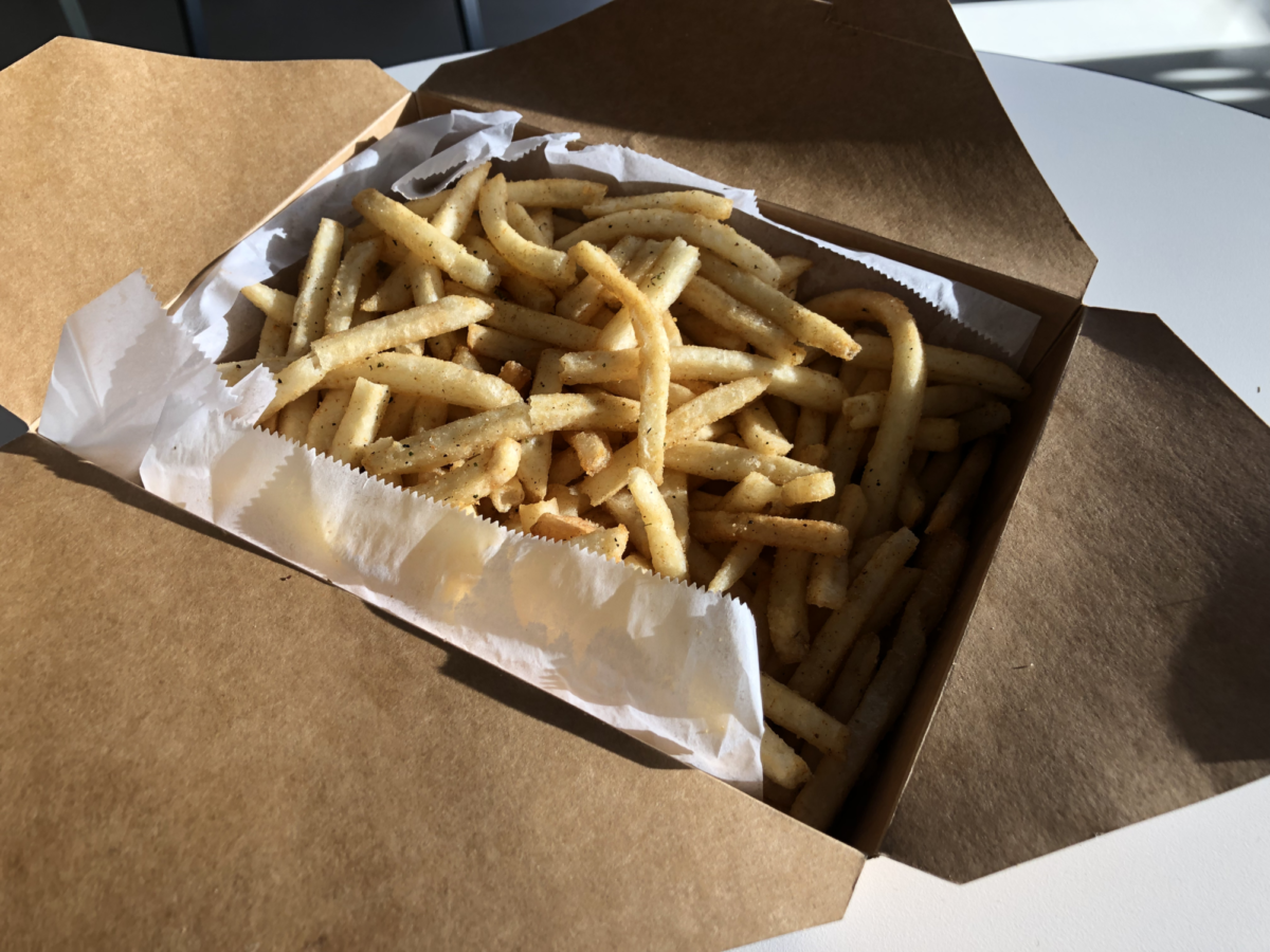 Fries flavored with Qyuancha's garlic and onion powder.