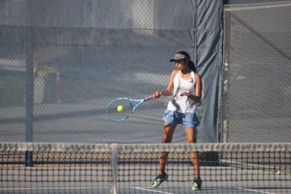 Navigation to Story: Varsity girls tennis loses to Bonita